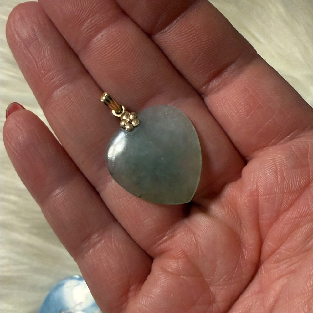 Green Heart Jade Pendant - Unbranded Elegant Women's Jewelry